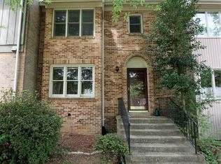 5027 Cliffhaven Dr, Annandale, VA 22003