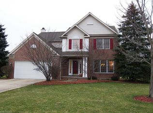 10000 Forest Lake Dr, Twinsburg, OH 44087