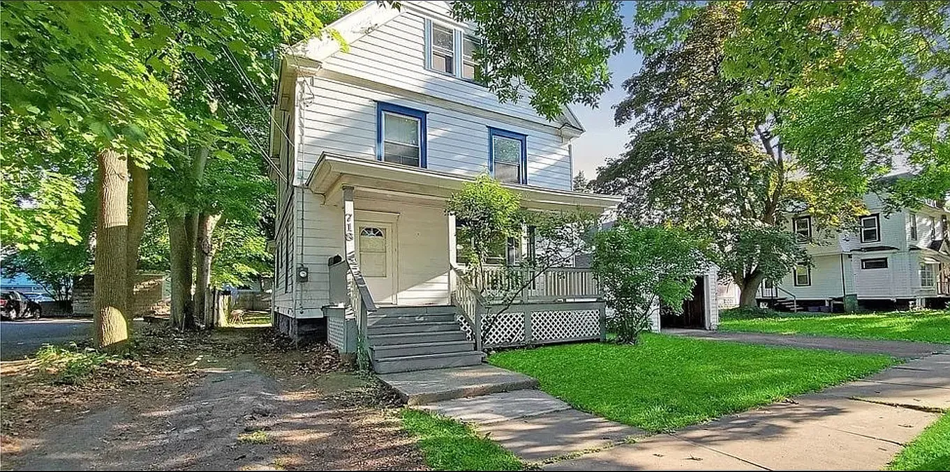6 bed, 1.5 bath, 1680 sqft, $550 — Photo 1