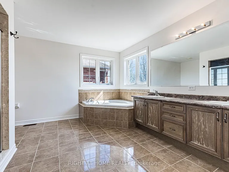 5441 Valhalla Cres — Photo 28