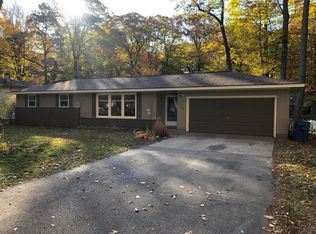 1196 Wintergreen Dr, Holland, MI 49424