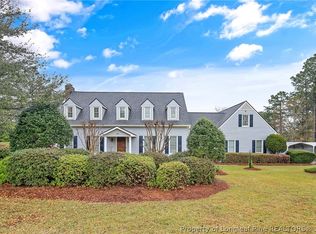 110 W Lake Ridge Rd, Raeford, NC 28376