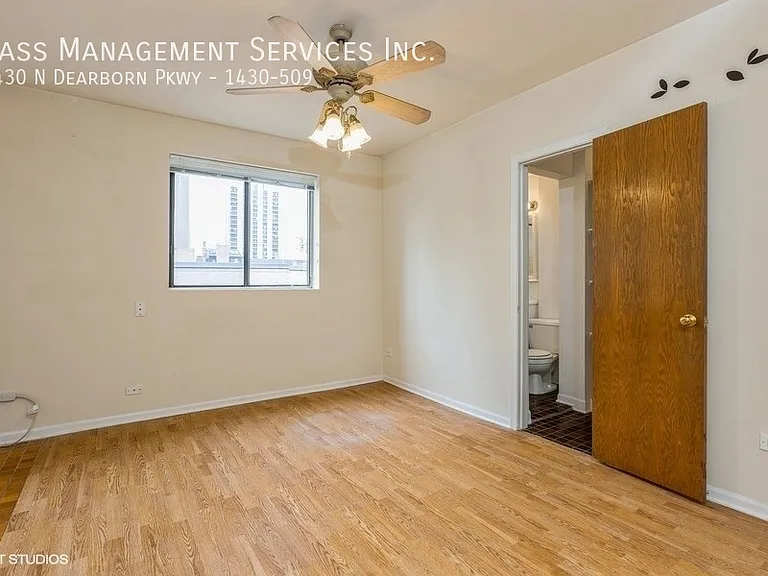 1430 N Dearborn Pkwy — Photo 46