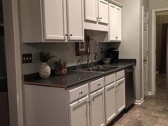 4th image of 235 Oaksedge Dr