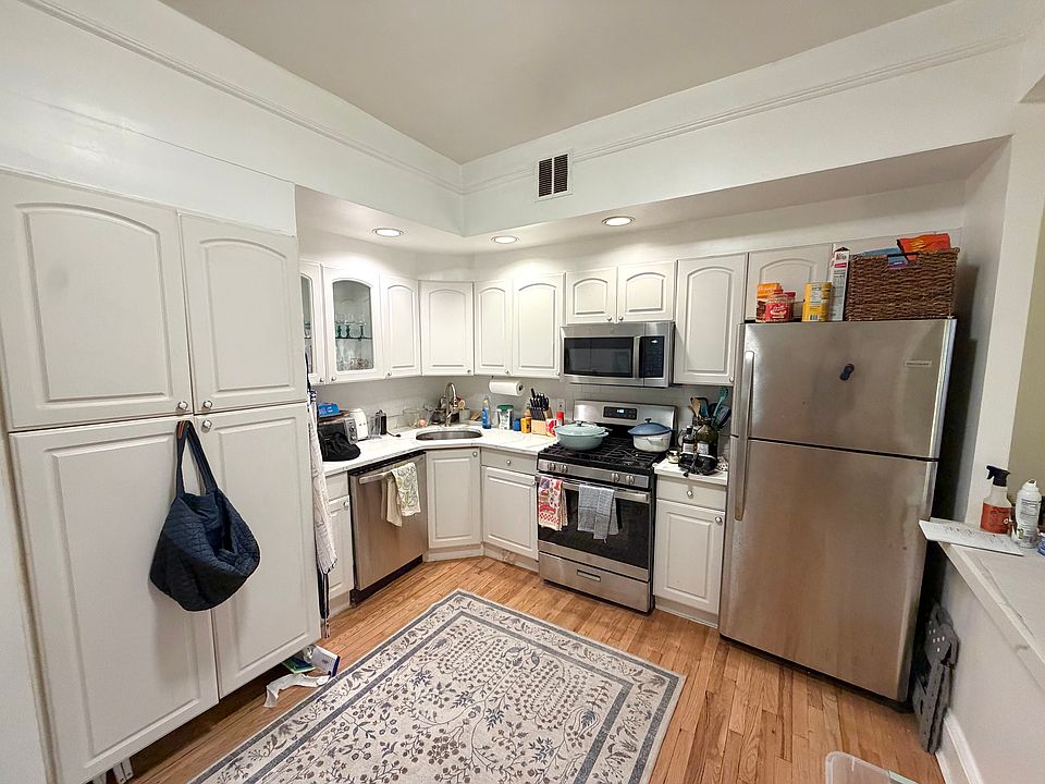 1st image of 118 E 19th St #2S
