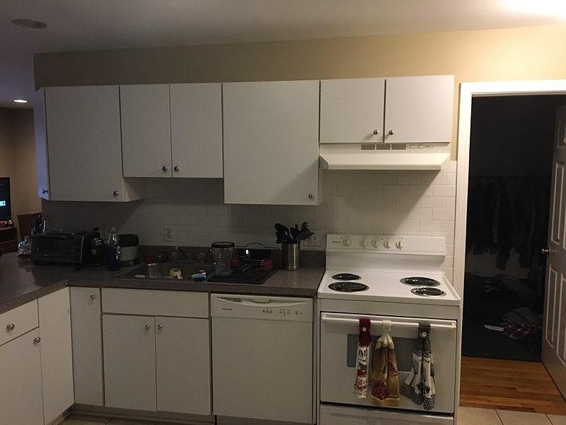 2nd image of 426 Center St #2