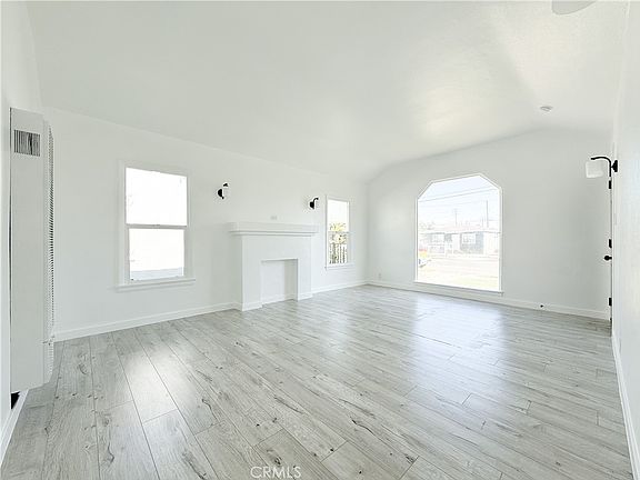 4th image of 345 E Colden Ave