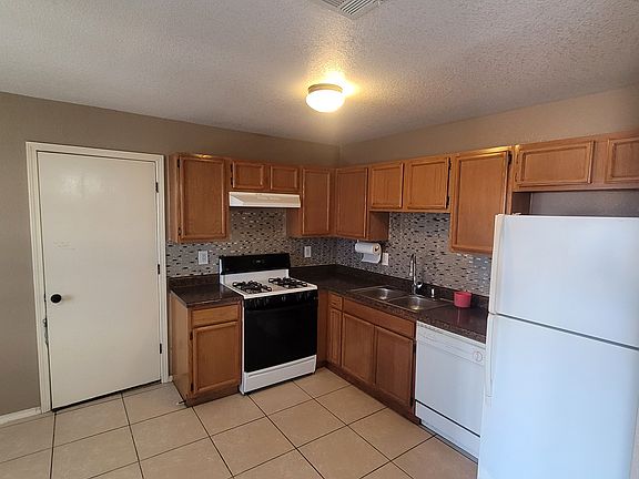 3rd image of 12413 Tierra Marta Ct