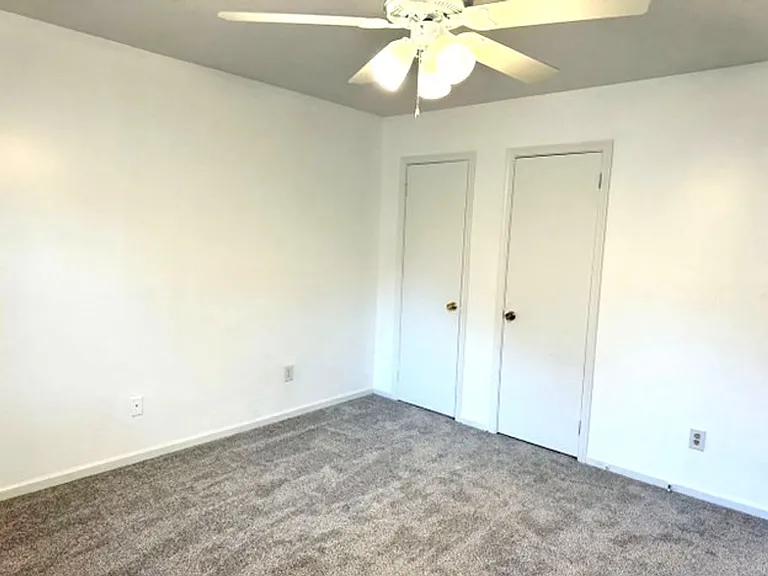 102 Chapel Hill Ln — Photo 11