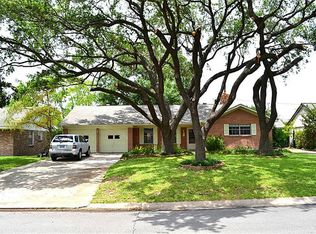 9658 Val Verde St, Houston, TX 77063