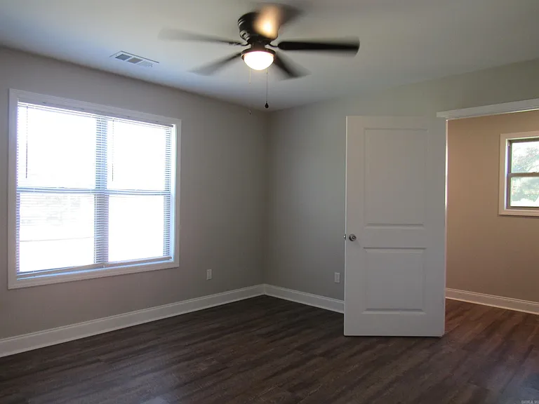 1516 Stamps St — Photo 2