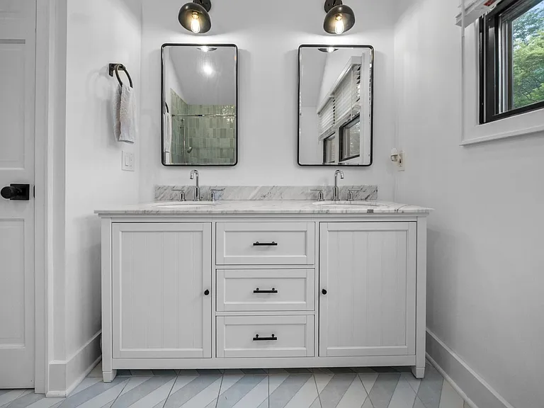107 Highland Ave — Photo 22