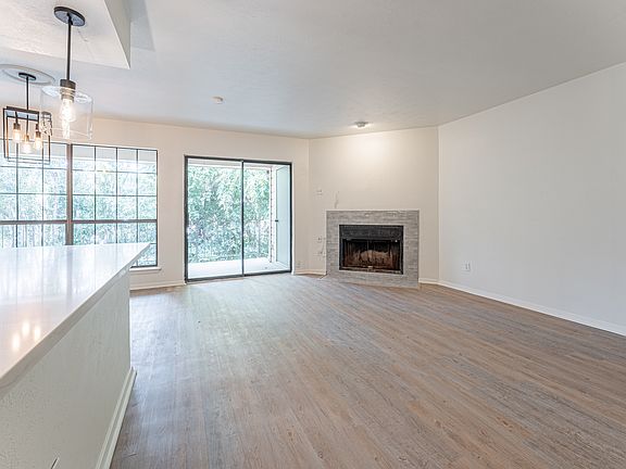 4th image of 2505 Wedglea Dr APT 203