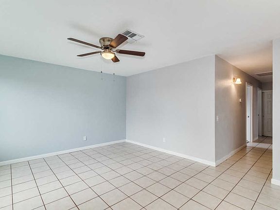 3rd image of 6034 W Windsor Ave