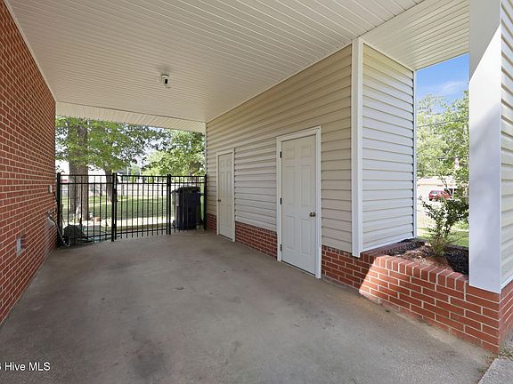 4th image of 100 E Sherwood Drive