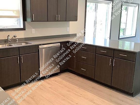 3rd image of 879 23rd Ave SE