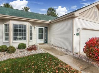 302 Golfview Ln, Elk Rapids, MI 49629