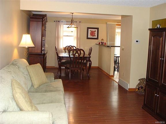 3rd image of 235 Wimbledon Ct