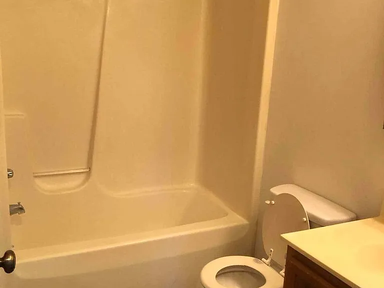 201 9th Ave — Photo 5