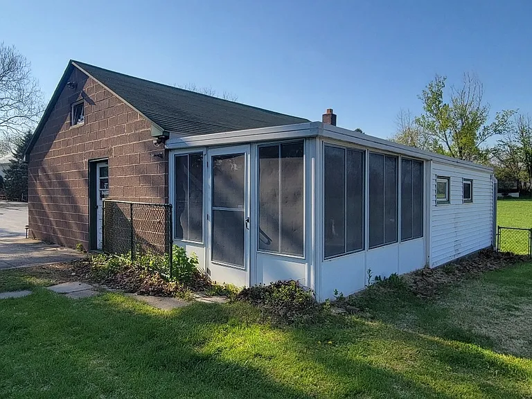 848 Stone Hill Rd — Photo 4
