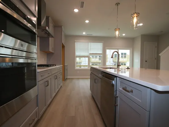 10045 Secluded Garden Dr, Apex, NC 27523