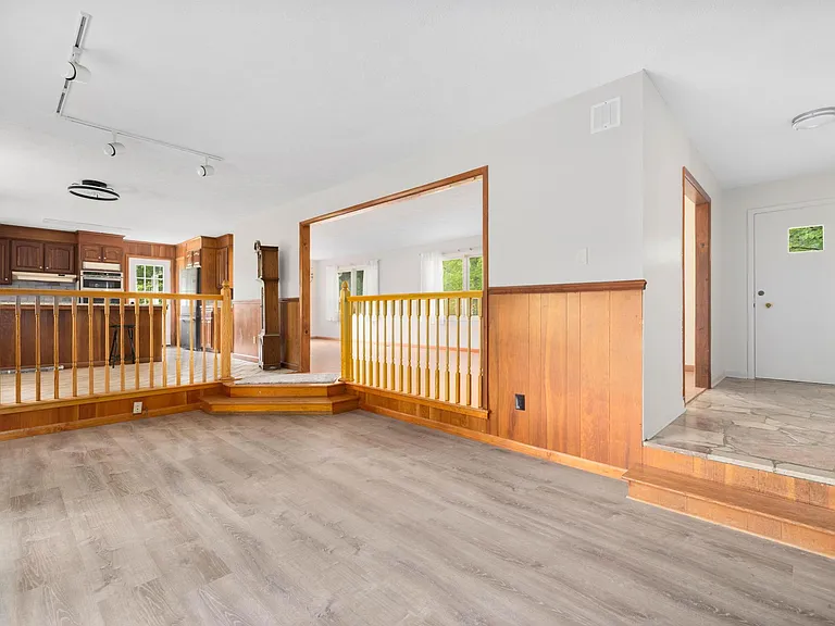 2209 King College Rd — Photo 6