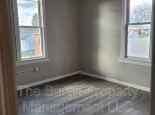 591 Pike St UNIT E, Meadow Lands, PA 15347