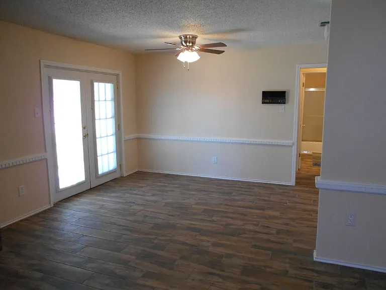5739 Emory St — Photo 14