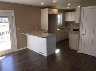 207 Union St, Pella, IA 50219