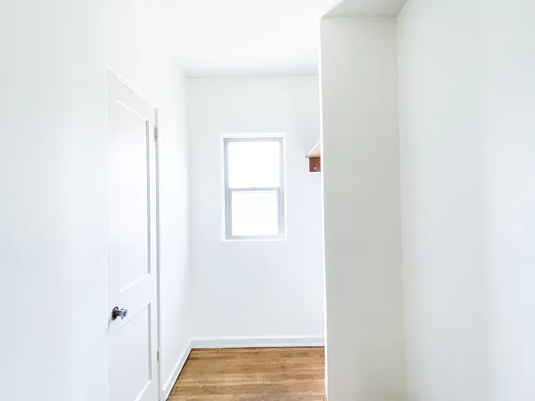 3804 N Haight Ave #3 — Photo 4
