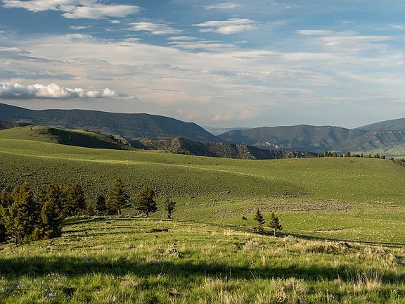 3rd image of Tbd Trail Crk