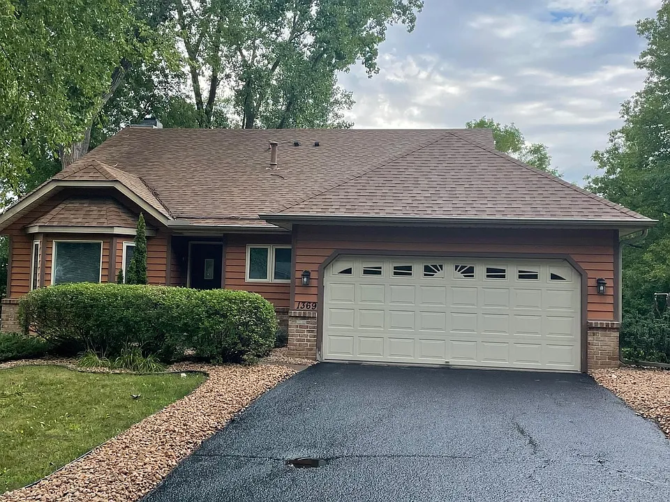 1369 Lakeside Dr