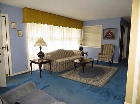5th image of 10958 N Park Ave