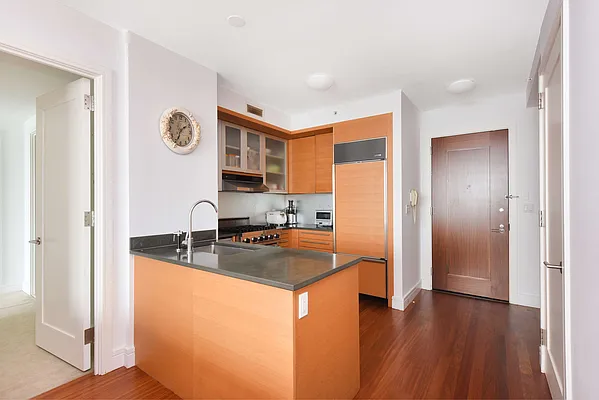 Sold by Chase Global Realty Corp | media 8