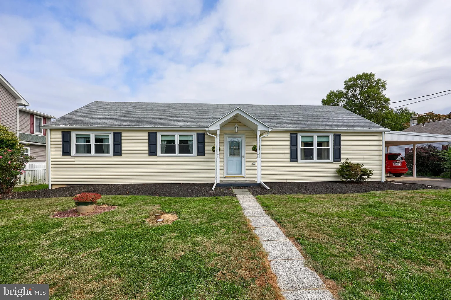 41 Grandview Ave photo 1
