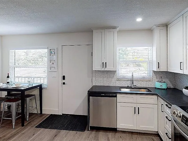 1910 Morrill St #5 — Photo 14