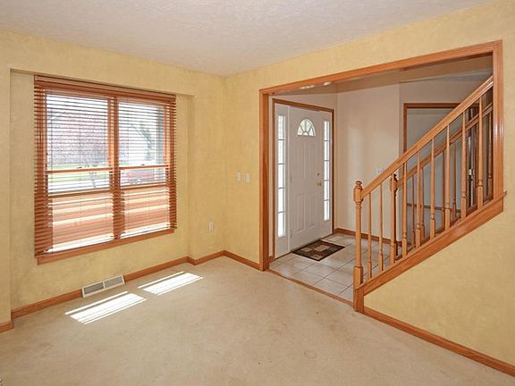 4th image of 34872 Shawn Dr