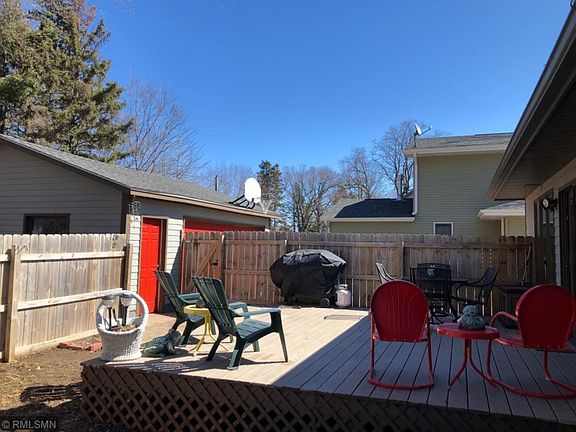4th image of 2387 Burke Ave E