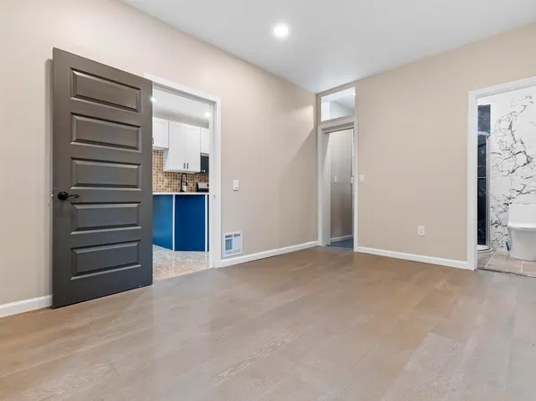 99 West 50th Street image 20 of 44