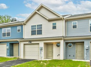 15 Chloe Dr, Kearneysville, WV 25430