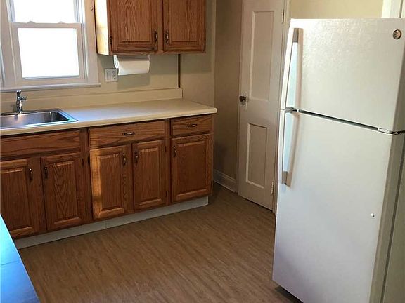 4th image of 20 Washington Ave APT 2