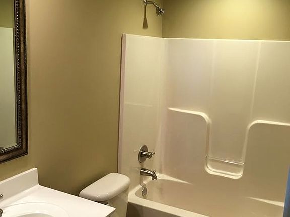 4th image of 390 Wildwood Point