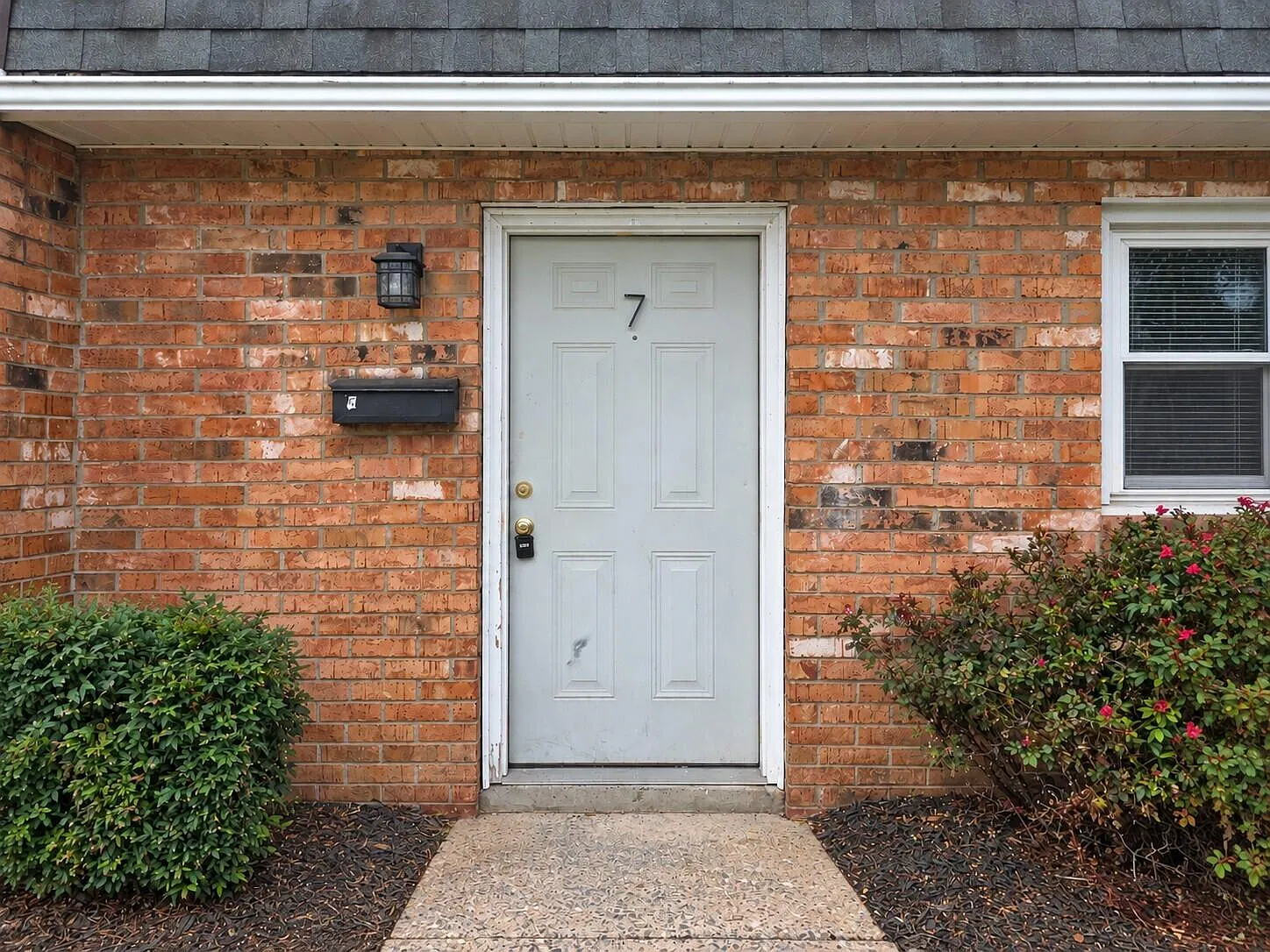 2 bed, 1.0 bath, 1000 sqft, $1,400 — Photo 2