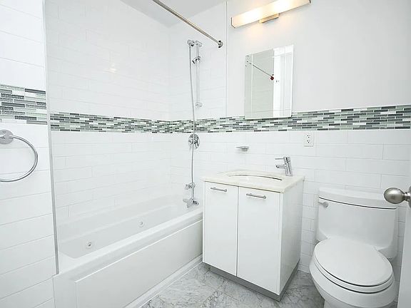 4th image of 3734 29th St APT 5E
