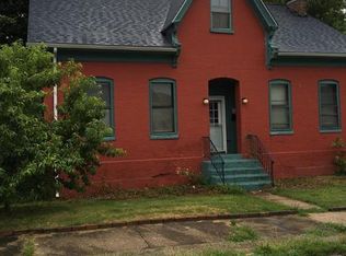 515 N 1st St, Belleville, IL 62220
