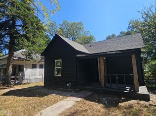 528 4th St NW, Paris, TX 75460