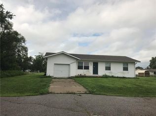 1102 Pacific St, Elwood, KS 66024