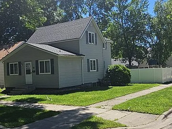 203 S 6th St, Montevideo, MN 56265