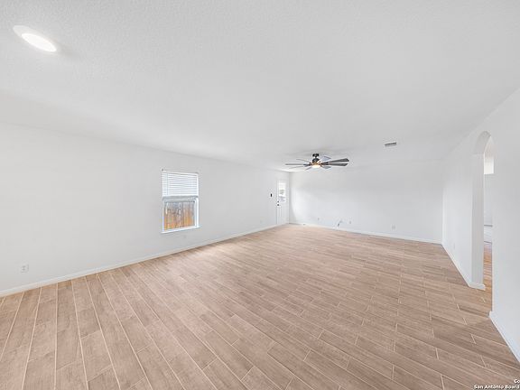 3rd image of 3103 ROSALIND WAY