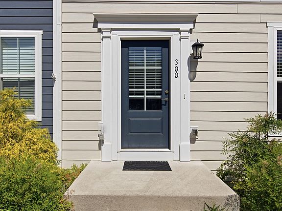 3rd image of 300 Hamilton Ave NW